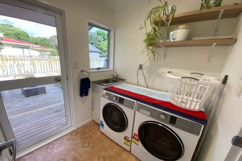 Photo of property in 96 Queens Road, Waikanae Beach, Waikanae, 5036