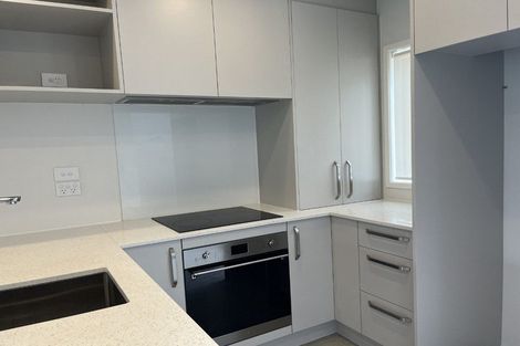 Photo of property in 3/47 Awaroa Road, Sunnyvale, Auckland, 0612