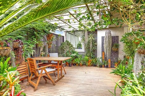 Photo of property in 26 Peter Terrace, Castor Bay, Auckland, 0620
