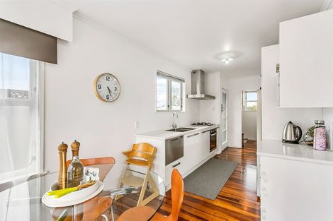 Photo of property in 1/29 Woodside Road, Massey, Auckland, 0614
