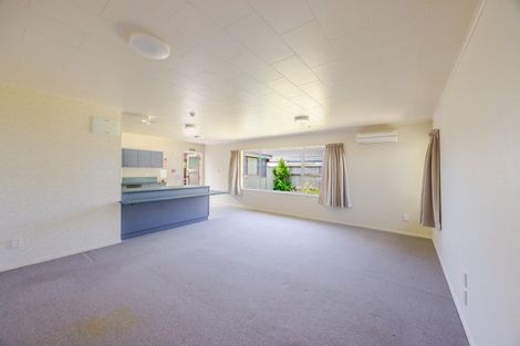 Photo of property in 16 Anderson Road, Taradale, Napier, 4112