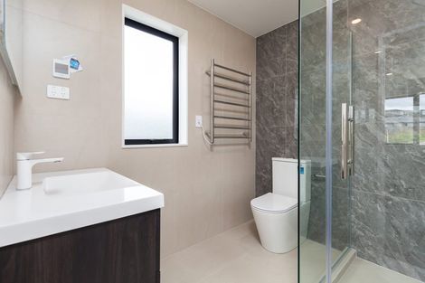 Photo of property in 5 Endurance Rise, Orewa, 0931