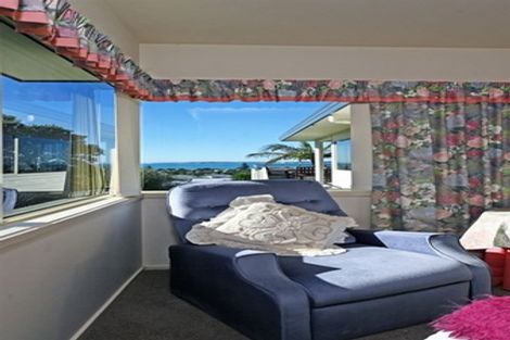 Photo of property in 2/18 Ngahere Views, Orewa, 0931