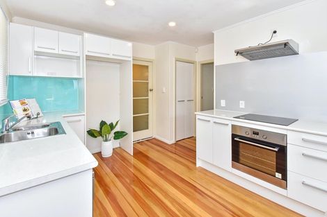 Photo of property in 16 Buller Crescent, Manurewa, Auckland, 2102