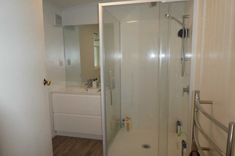 Photo of property in 28 Division Street, Riccarton, Christchurch, 8041