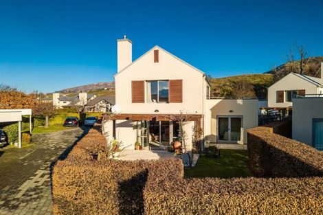 Photo of property in 9 Meadowbrook Place, Wanaka, 9305