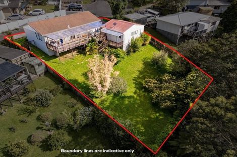 Photo of property in 8 Angeline Place, Massey, Auckland, 0614