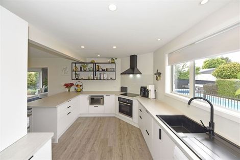 Photo of property in 7a Juniper Place, Burnside, Christchurch, 8053