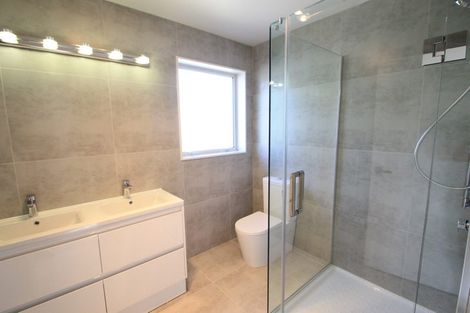 Photo of property in 13 Maka Terrace, Orewa, 0931