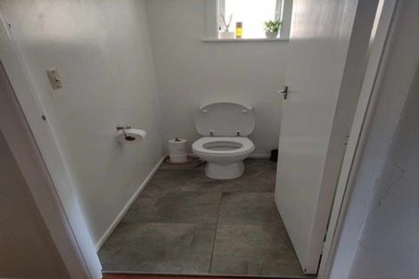 Photo of property in 5 Barrys Road, Glendene, Auckland, 0602