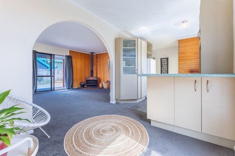 Photo of property in 11 Atua Street, Waikanae Beach, Waikanae, 5036