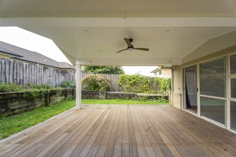 Photo of property in 9 Burleigh Place, Rototuna, Hamilton, 3210
