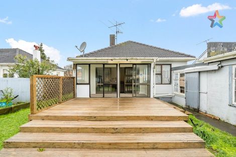 Photo of property in 33 Compton Crescent, Taita, Lower Hutt, 5011