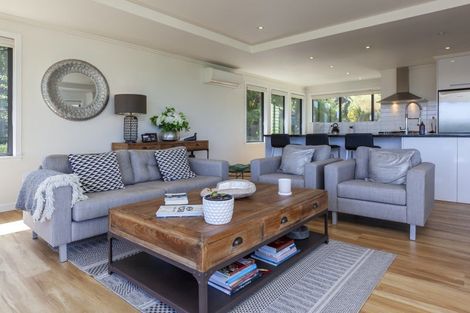 Photo of property in 39b Kakariki Grove, Waikanae, 5036