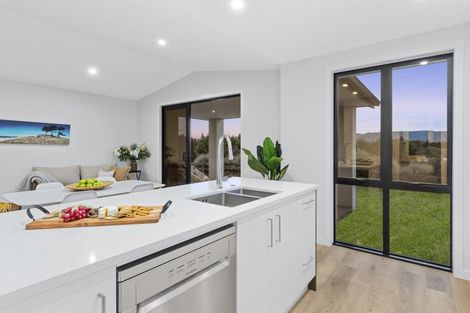 Photo of property in 17 Anglers Way, Omokoroa, 3114