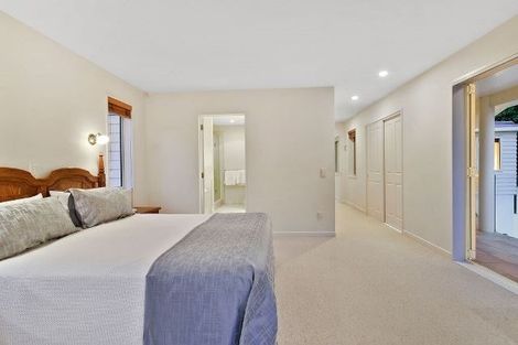 Photo of property in 33a Manly Esplanade, Browns Bay, Auckland, 0630