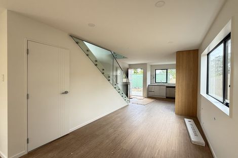 Photo of property in 40 Normanton Street, Glenfield, Auckland, 0629
