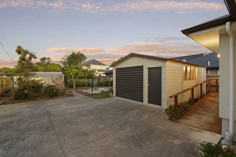 Photo of property in 74 Wilsons Road, Saint Martins, Christchurch, 8022