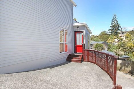 Photo of property in 34 Kiteroa Terrace, Rothesay Bay, Auckland, 0630