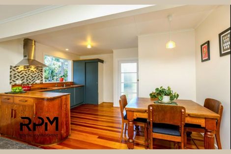 Photo of property in 16 Trafalgar Street, Westown, New Plymouth, 4310