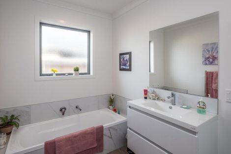 Photo of property in 12 Christow Court, Paraparaumu, 5032