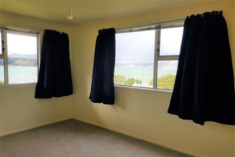 Photo of property in 9 Gloaming Hill, Titahi Bay, Porirua, 5022