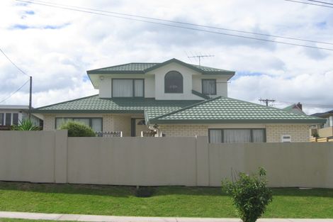 Photo of property in 2/65 College Road, Northcote, Auckland, 0627