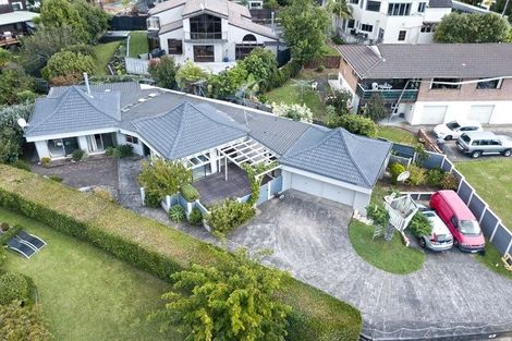 Photo of property in 11 View Road, Shelly Park, Auckland, 2014