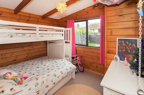 Photo of property in 15a Kereru Street, Henderson, Auckland, 0612