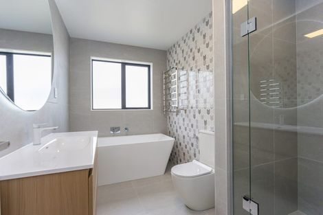 Photo of property in 7 Endurance Rise, Orewa, 0931