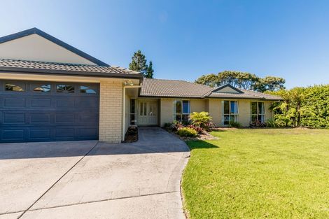 Photo of property in 6 Station Road, Huapai, Kumeu, 0810