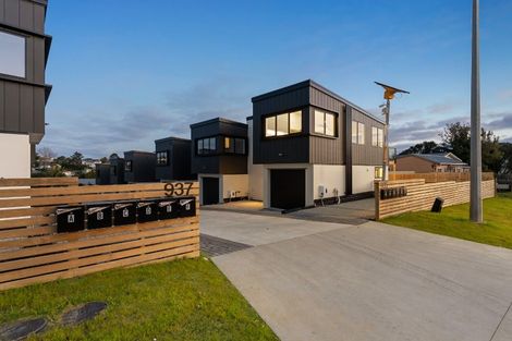 Photo of property in 935a Whangaparaoa Road, Manly, Whangaparaoa, 0930