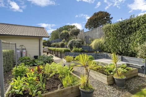 Photo of property in 11 Byron Brown Place, Otaki Beach, Otaki, 5512