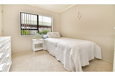 Photo of property in 2/28 Lakeside Drive, Orewa, 0931