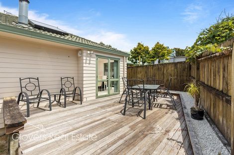 Photo of property in 14 Stockton Place, Glendene, Auckland, 0602
