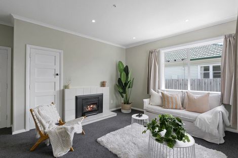 Photo of property in 16 Epsom Road, Sockburn, Christchurch, 8042