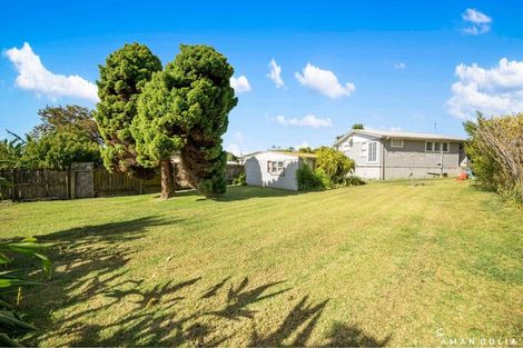Photo of property in 19 Laura Street, Kelston, Auckland, 0602