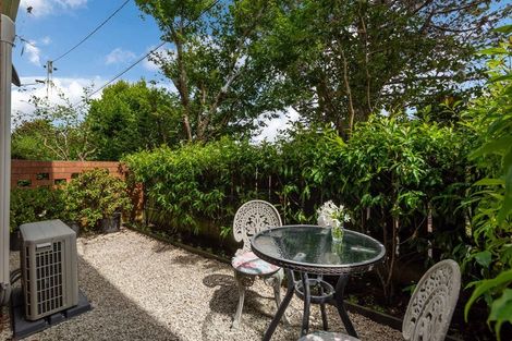 Photo of property in 4/83 Lake Road, Devonport, Auckland, 0622