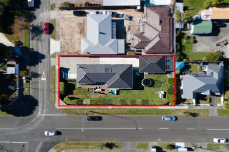 Photo of property in 2 Anzio Place, Awapuni, Palmerston North, 4412