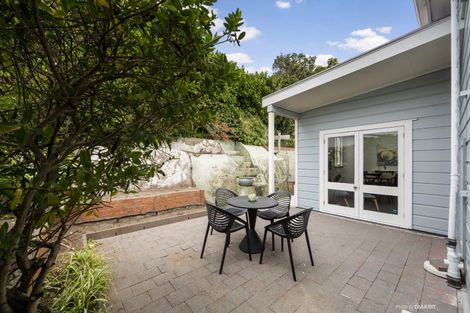 Photo of property in 21 The Parade, Island Bay, Wellington, 6023