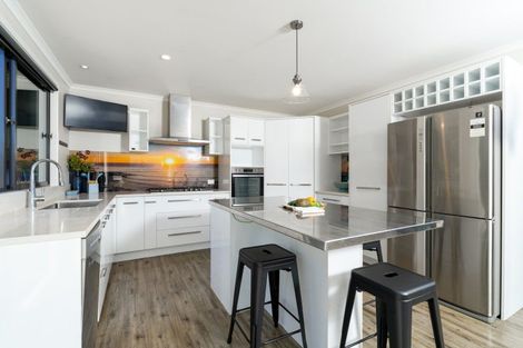 Photo of property in 38 Robertson Street, Raglan, 3225