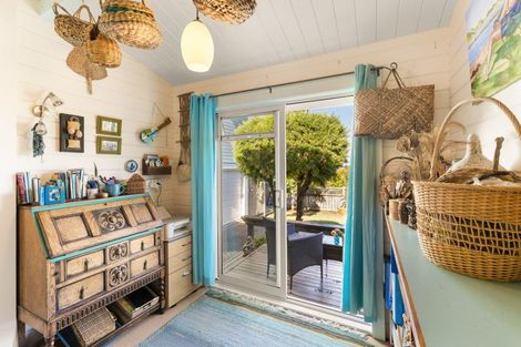 Photo of property in 11 Russell Heights, Russell, 0202