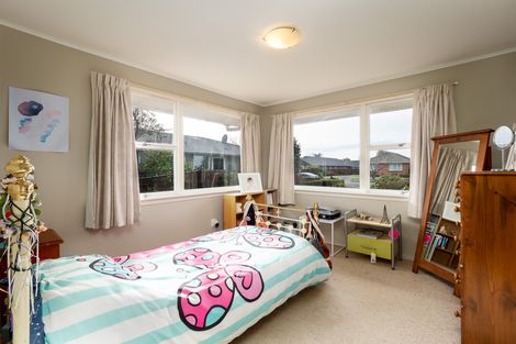 Photo of property in 24 Clipper Place, Redwood, Christchurch, 8051