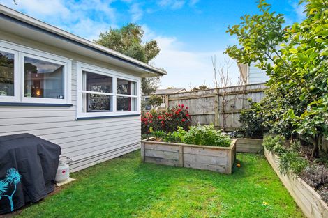 Photo of property in 16b Campbell Street, Waiuku, 2123