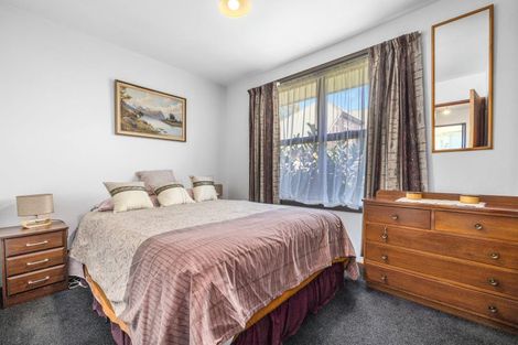 Photo of property in 15 Resolution Place, Bryndwr, Christchurch, 8053