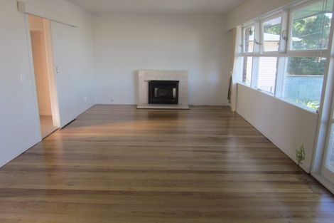 Photo of property in 458 Glenfield Road, Glenfield, Auckland, 0629