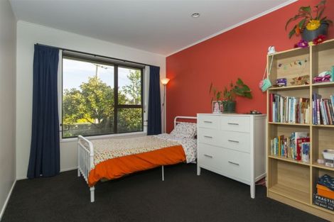 Photo of property in 37 Flower Street, Bryndwr, Christchurch, 8053