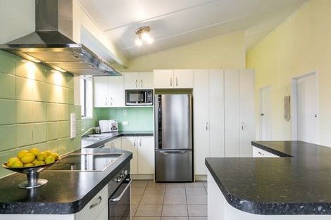 Photo of property in 27 James Cook Street, Havelock North, 4130