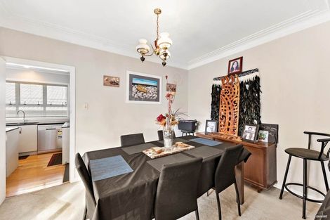 Photo of property in 32 Oakland Avenue, Papatoetoe, Auckland, 2025