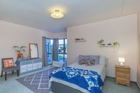 Photo of property in 17 Avon Street, Levin, 5510